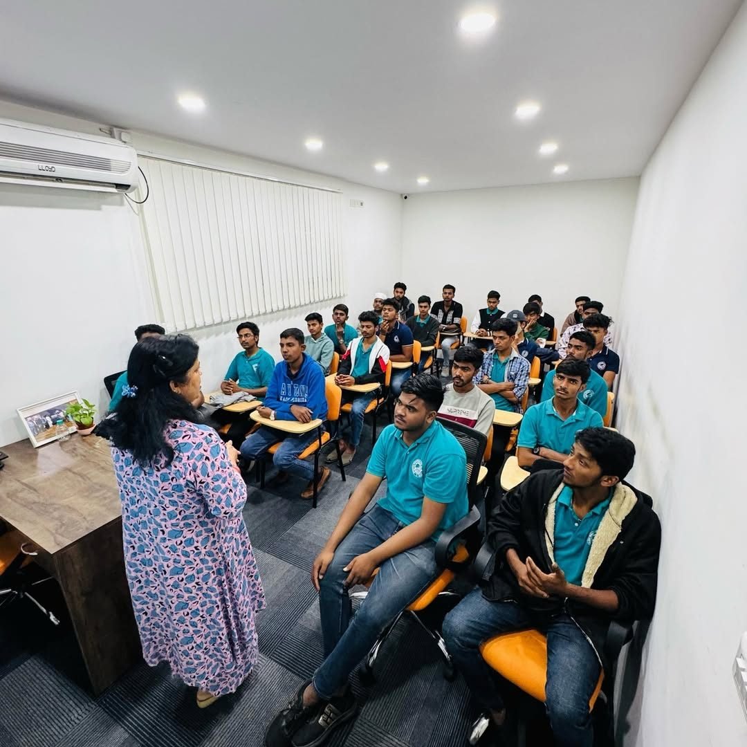 Welcoming Young Minds: Ghousia ITI Students Visit BSVT Campus photo 4